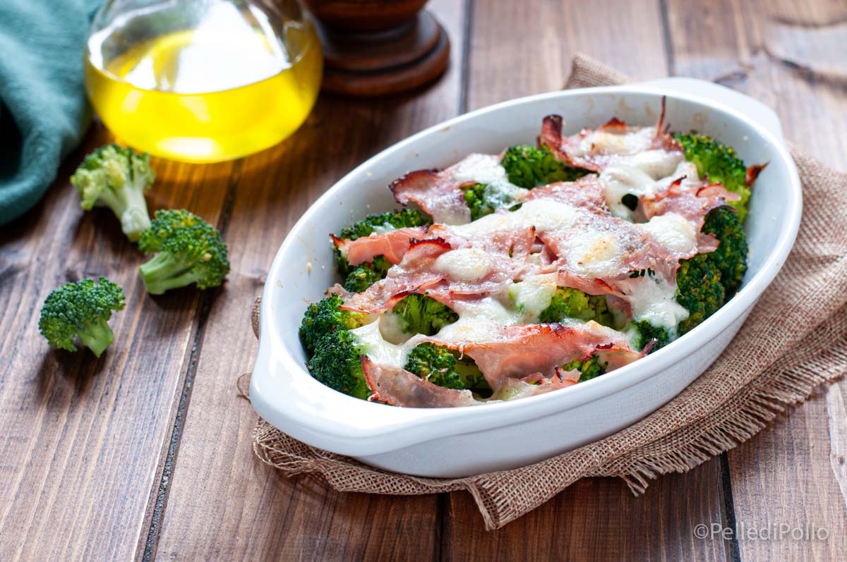 Broccoli gratinati con mozzarella e prosciutto