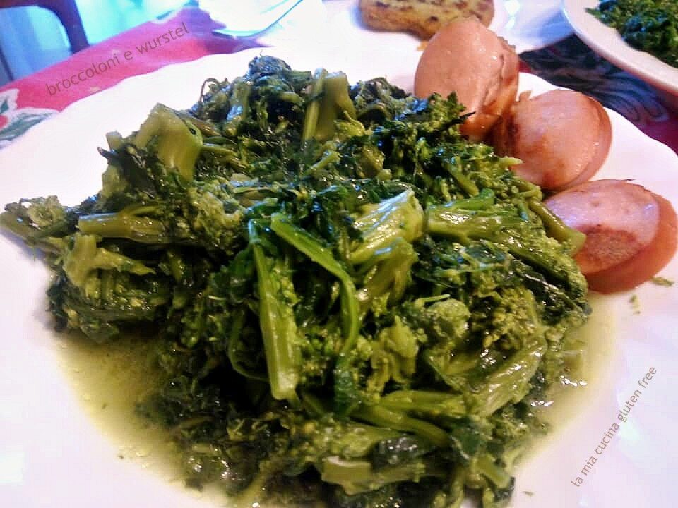 Broccoloni soffritti con wurstel tostati