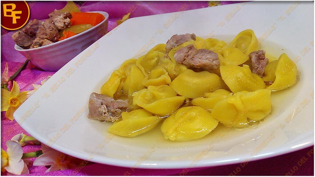 Brodo di carne per tortellini