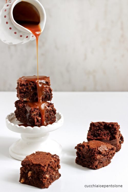 Brownies al cioccolato e arachidi salate