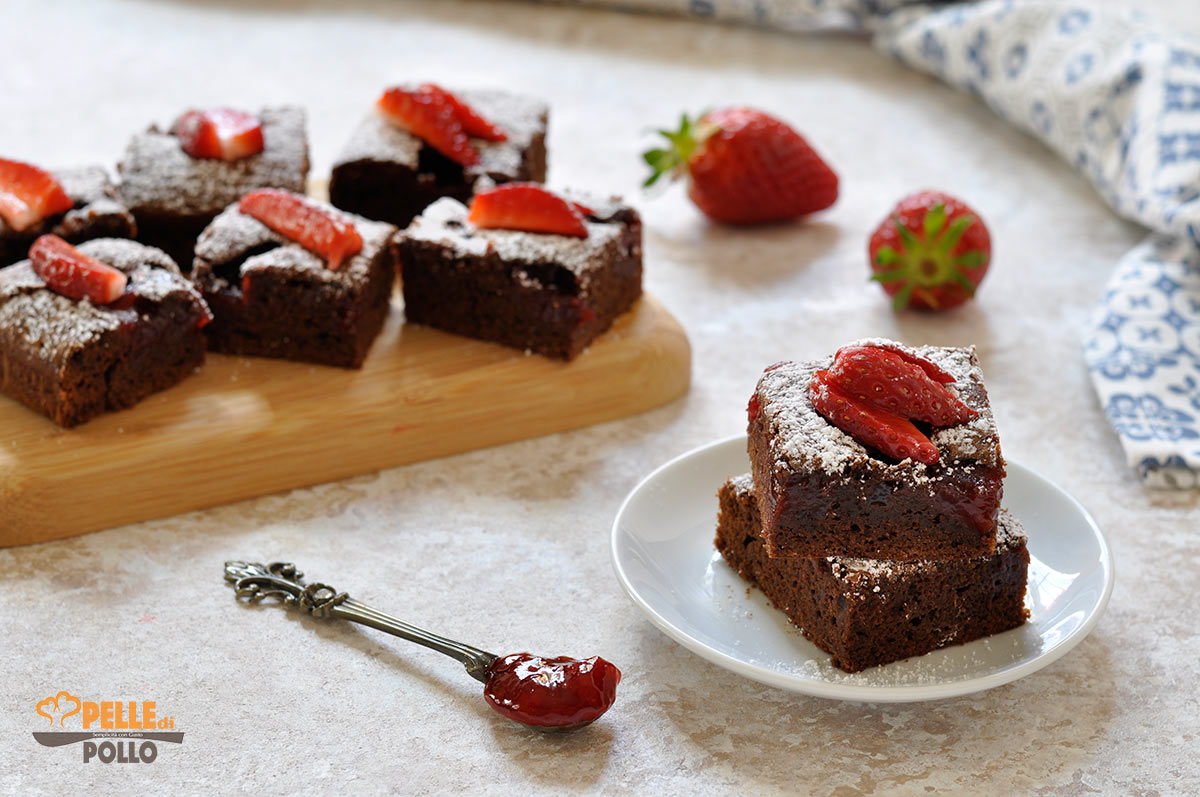 Brownies al cioccolato e fragole