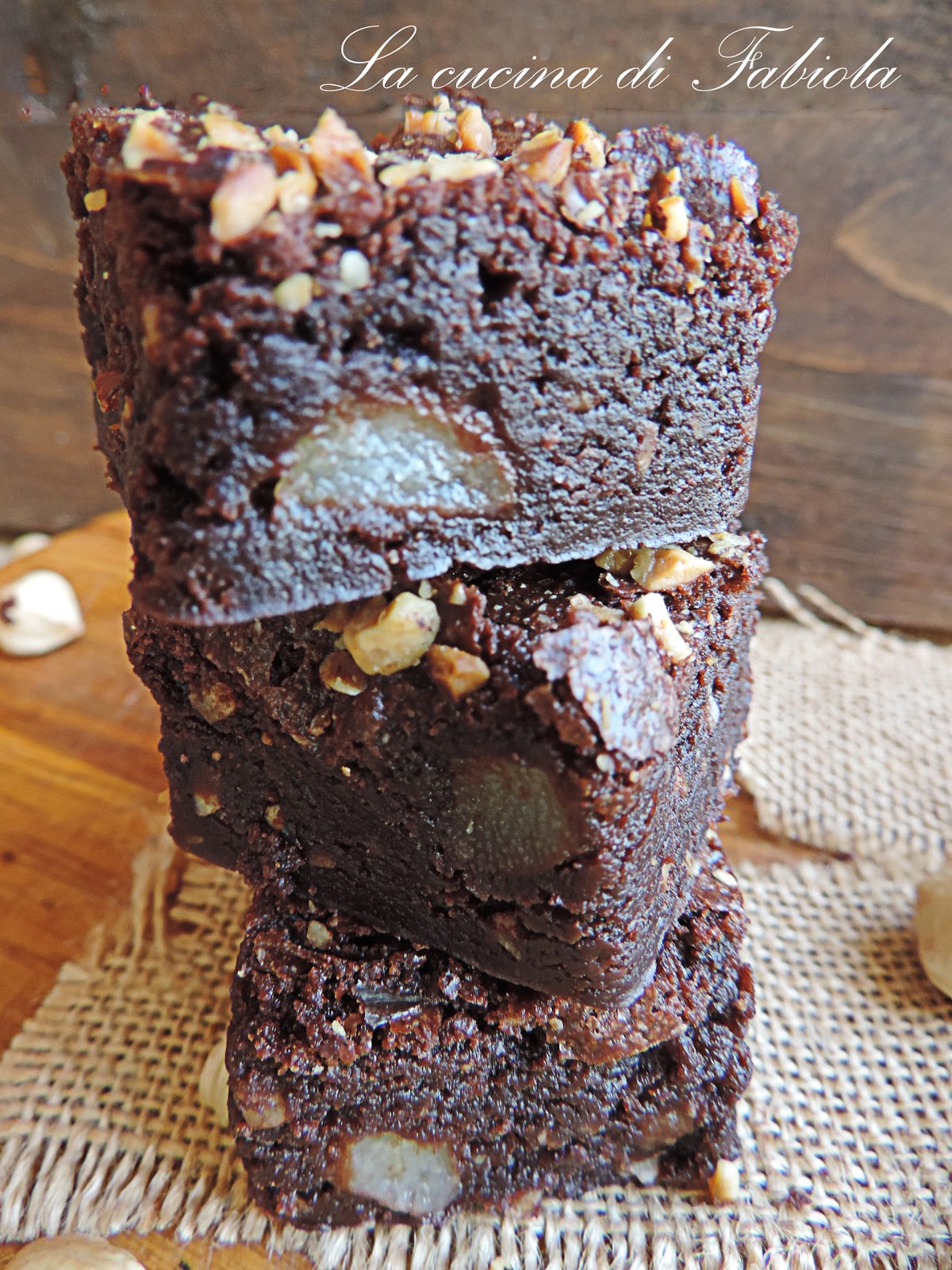 Brownies pere e nocciole