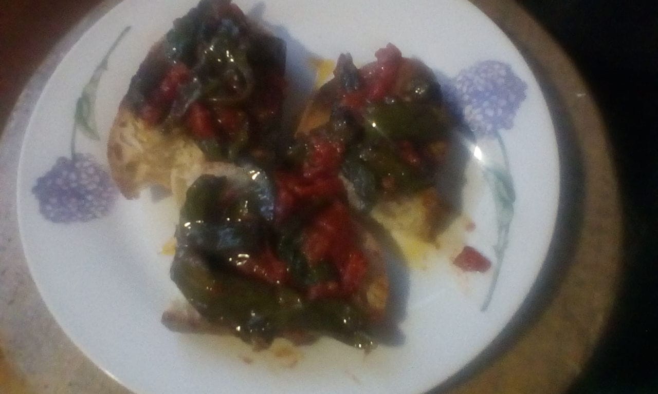 Bruschette ai peperoncini verdi