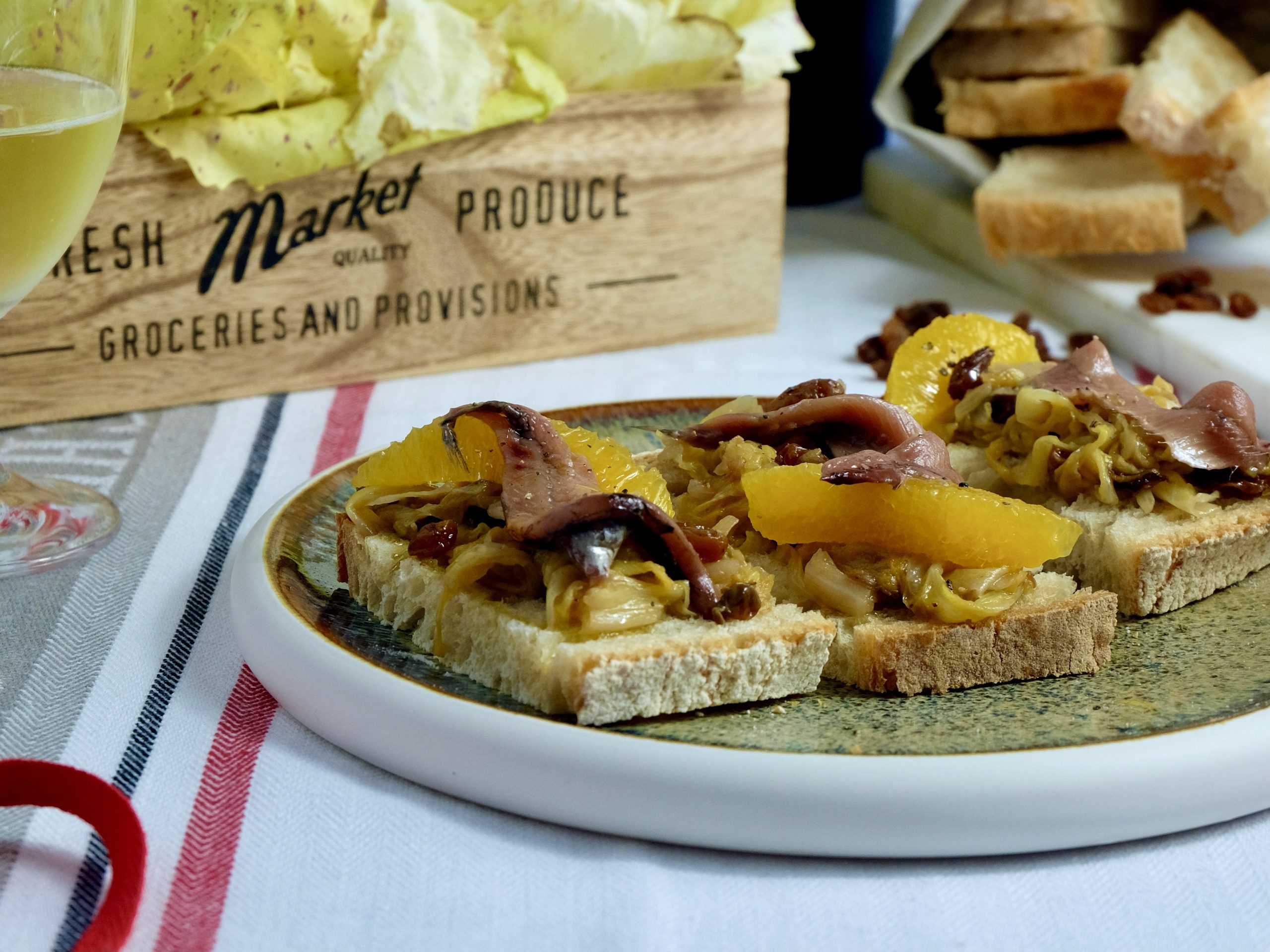 Bruschette al radicchio di castelfranco e acciughe