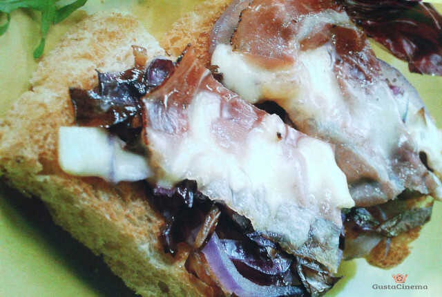 Bruschette al radicchio e groviera