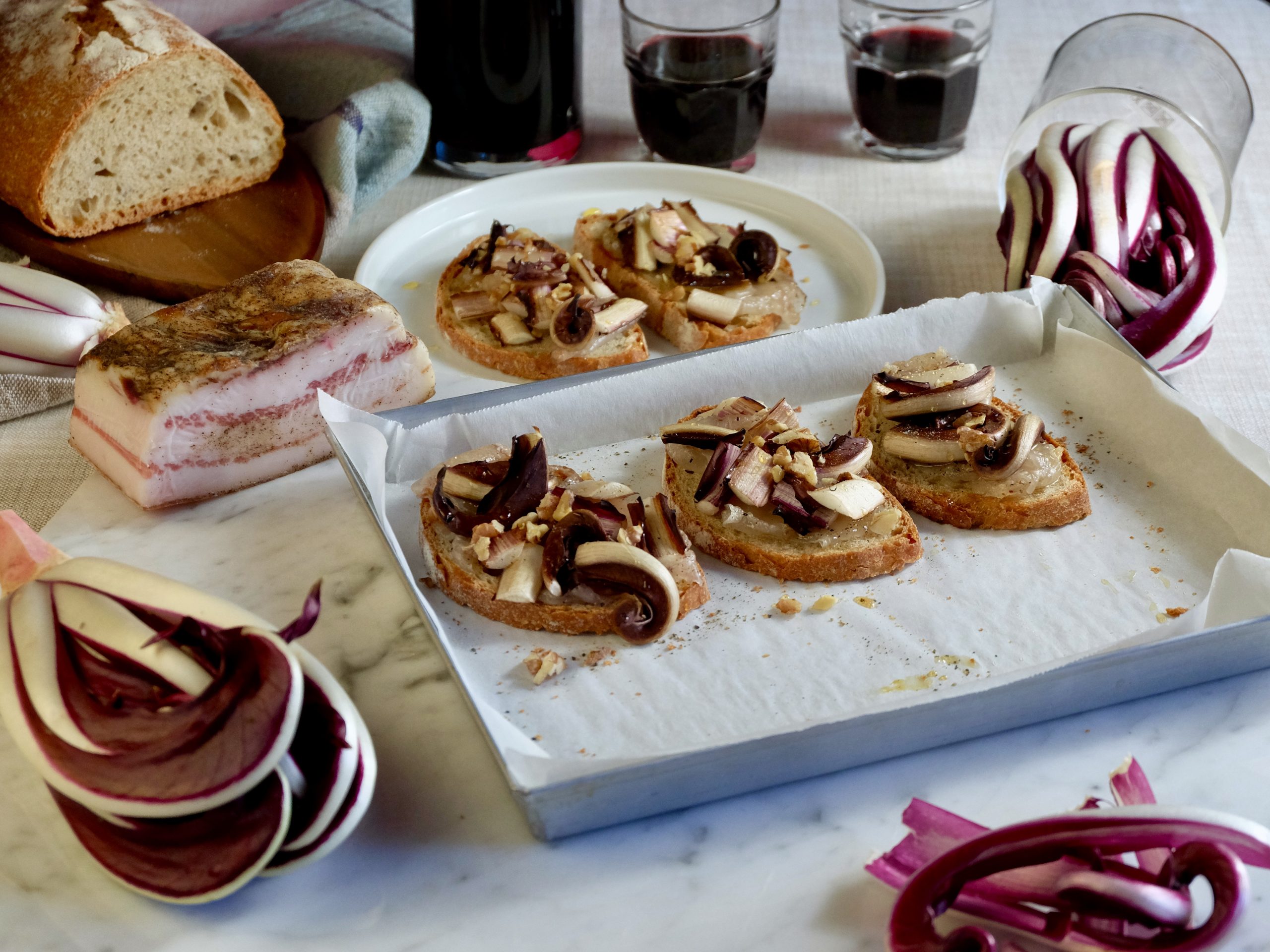 Bruschette al radicchio tardivo e pancetta di cinta
