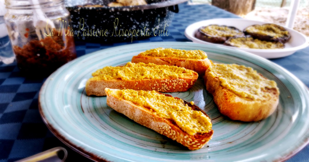 Bruschette con crema di peperone