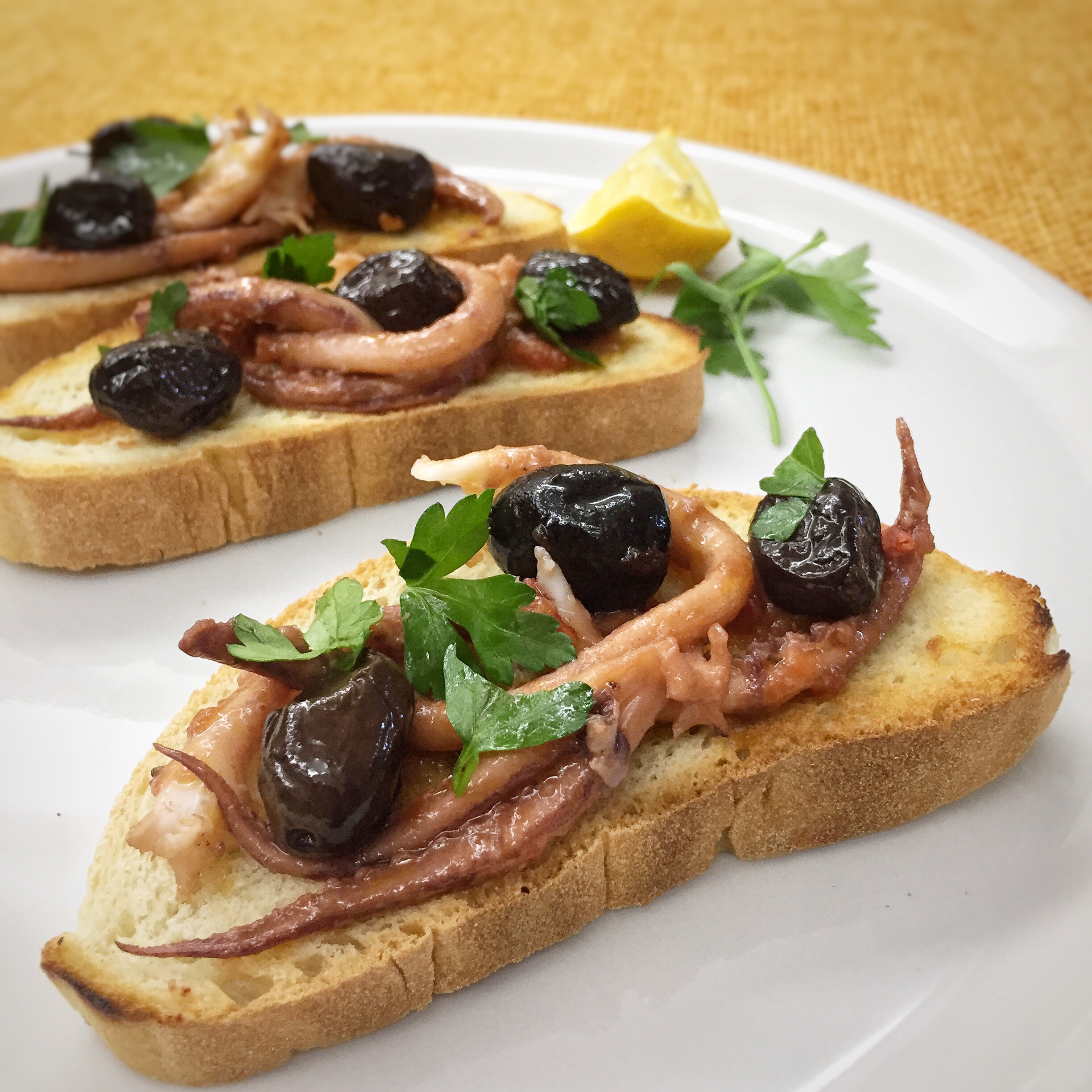 Bruschette di pesce, ricetta di riciclo