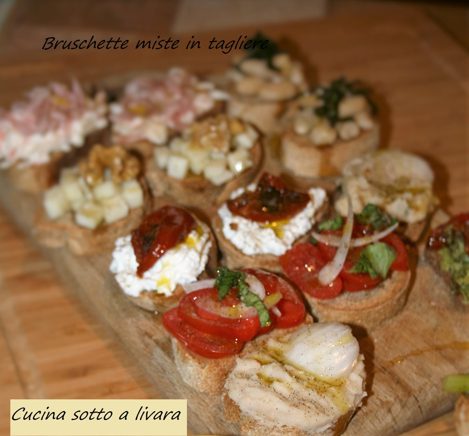 Bruschette miste per freschi antipasti