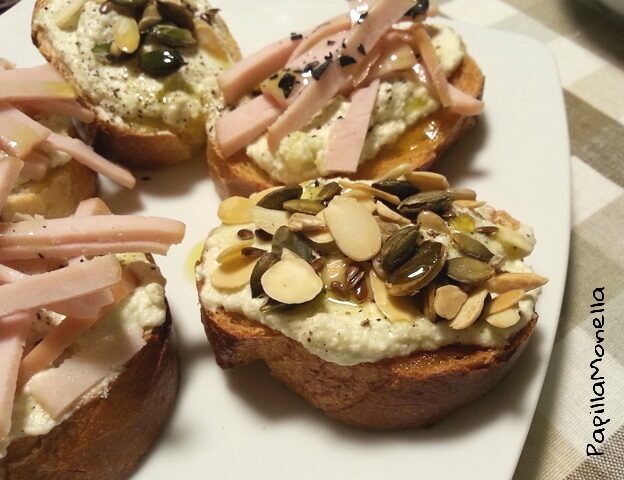 Bruschette ricotta e crema di sedano
