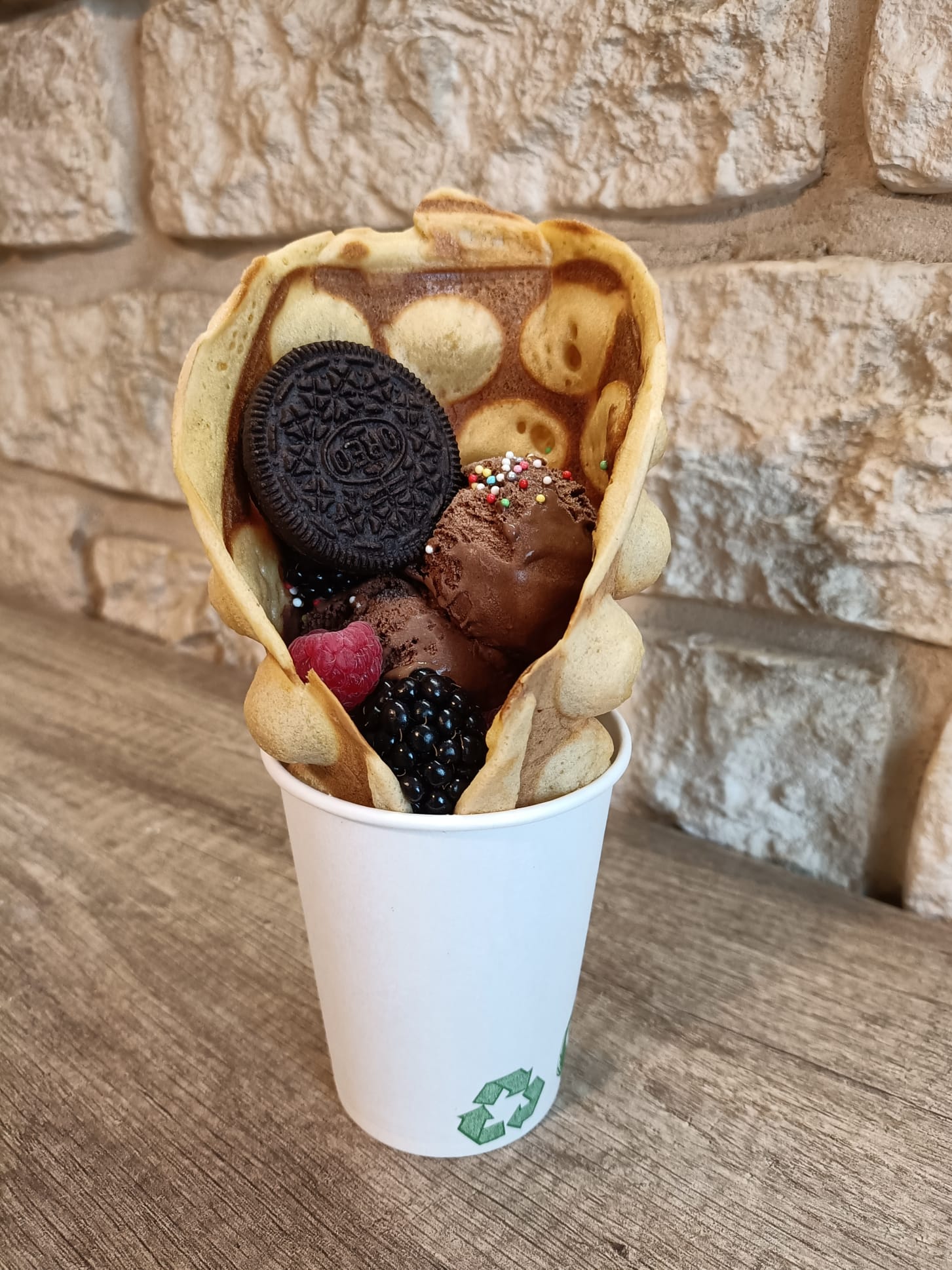 Bubble waffle ricetta originale: egg waffle fatti in casa (con macchina per waffle a bolle)