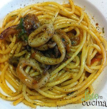 Bucatini al sugo di Calamari