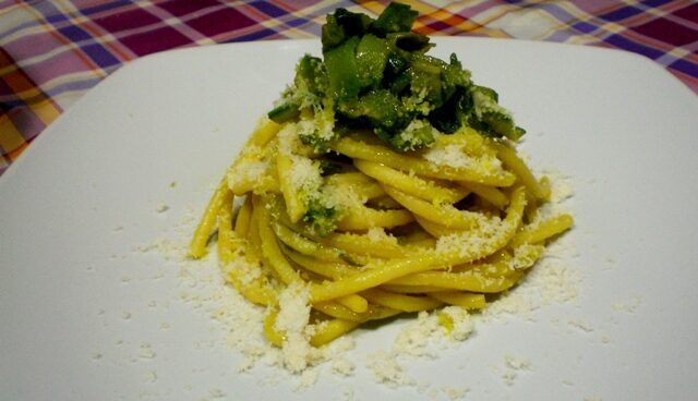 Bucatini con baccelli di fave