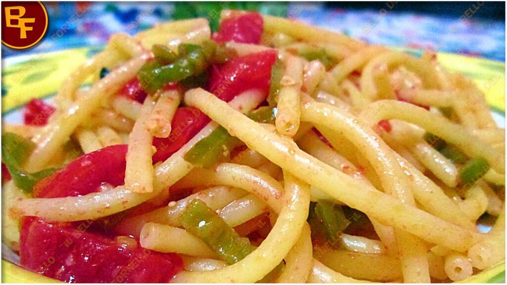 Bucatini con pomodorini e friggitelli
