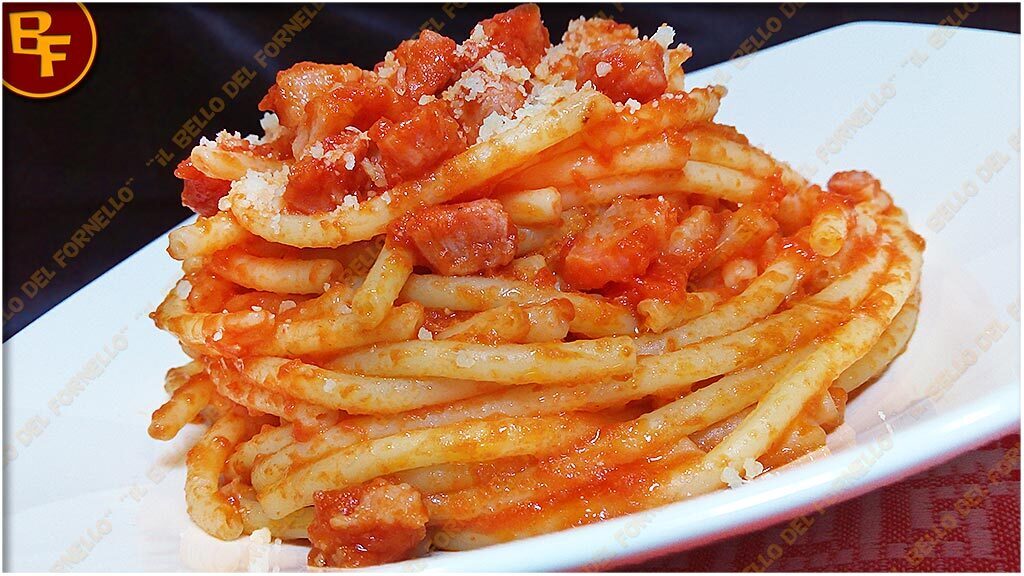 Bucatini con sugo alla matriciana