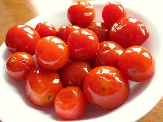 Bucatini mediterranei con pomodorini confit
