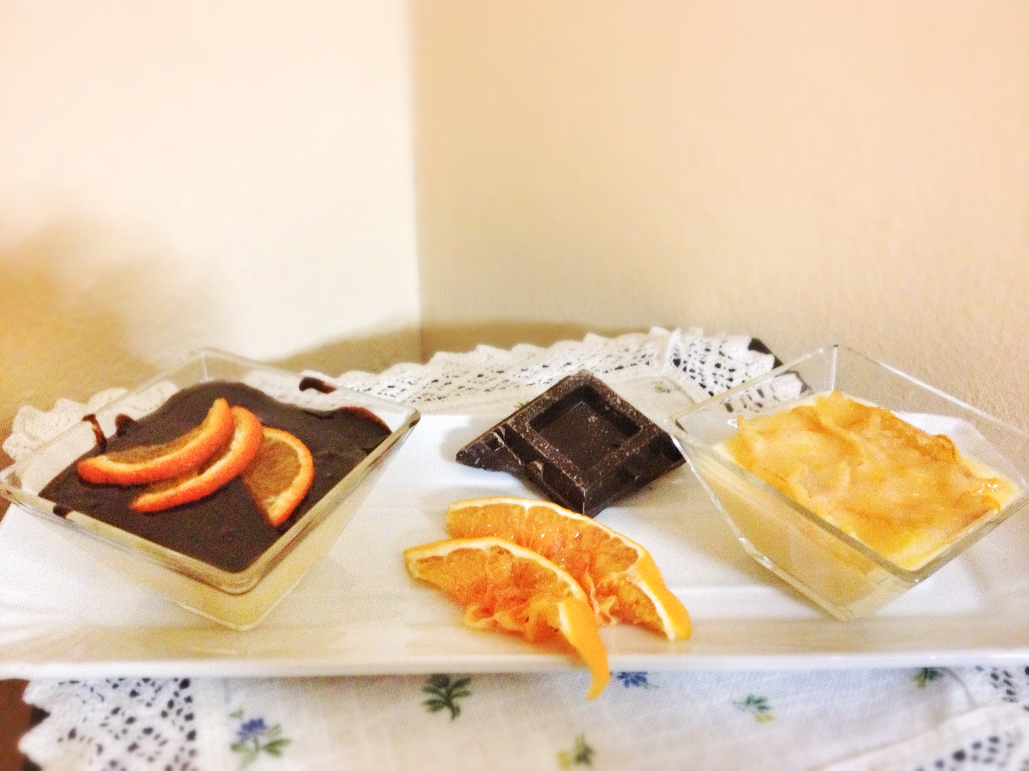 Budino alla vaniglia con cioccolato aromatizzato all’arancio