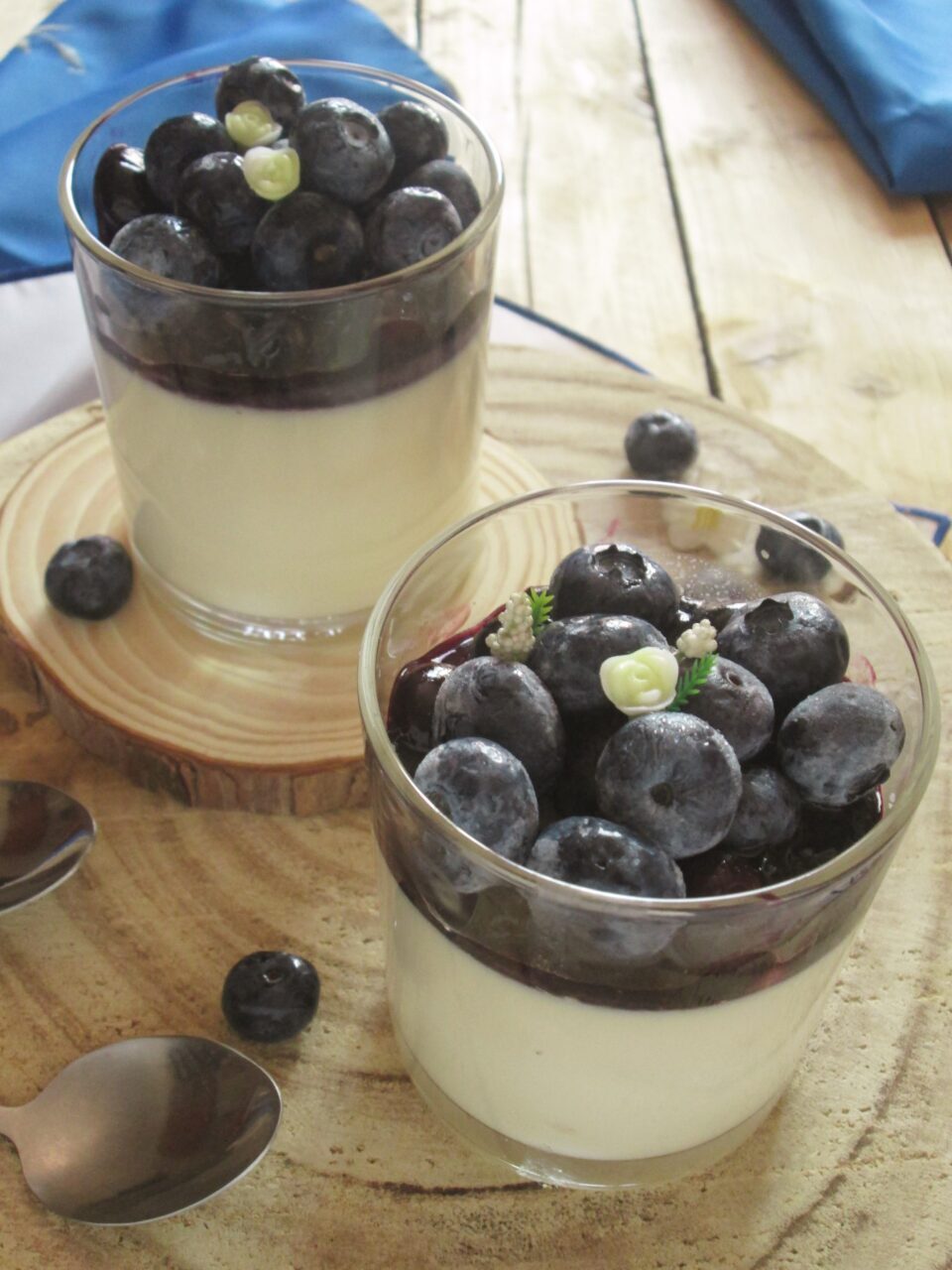 Budino cioccolato bianco e mirtilli