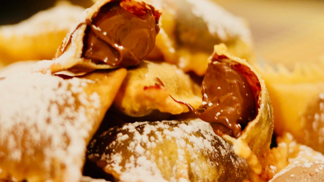 Bugie di carnevale ripiene di nutella: dolce peccato di gola
