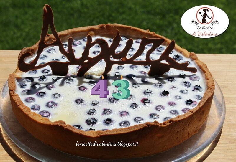 Buon compleanno a mio marito! crostata fredda ripiena di panna cotta al cioccolato bianco e mirtilli (ricetta bimby)