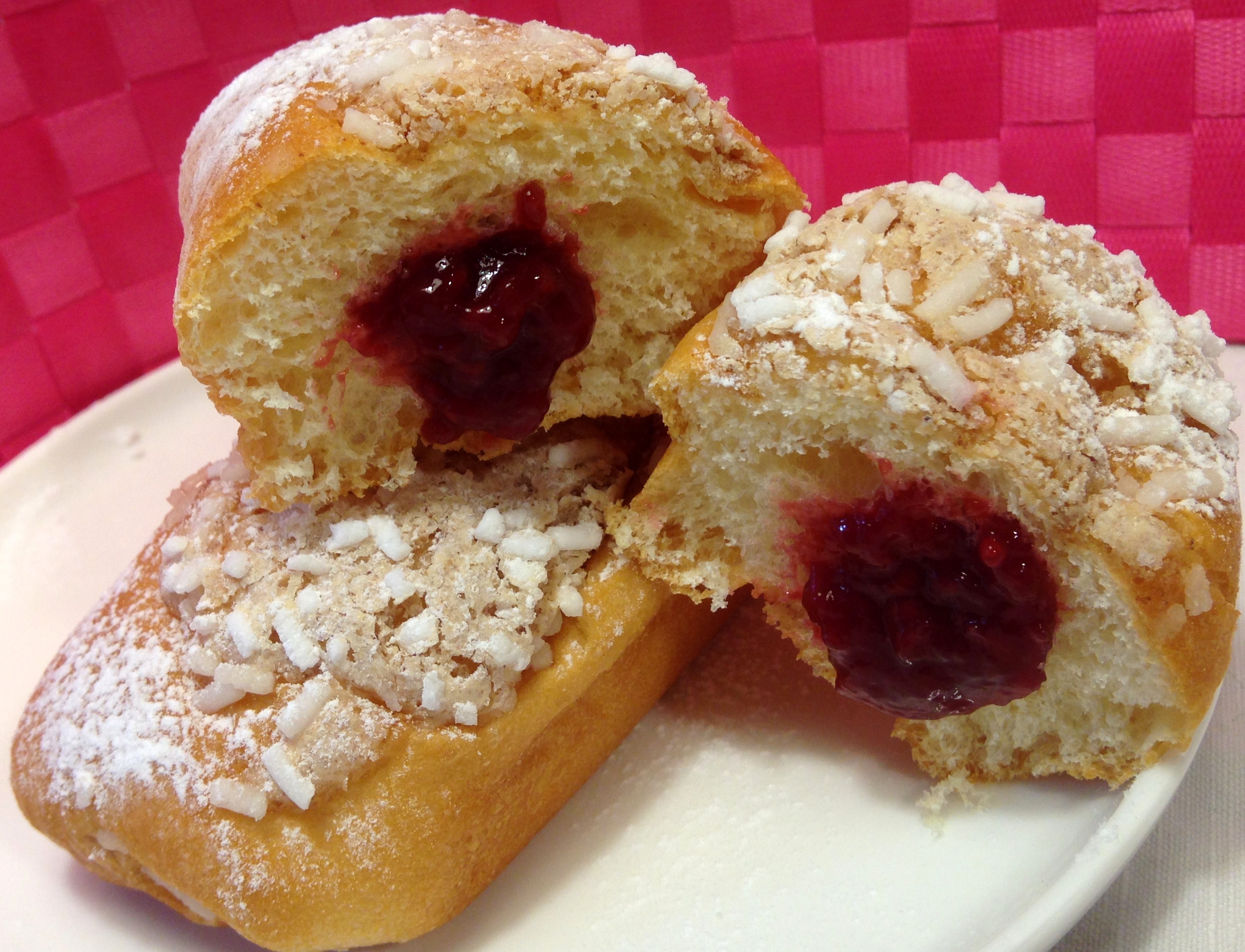 Buondì con ripieno alla marmellata di lamponi