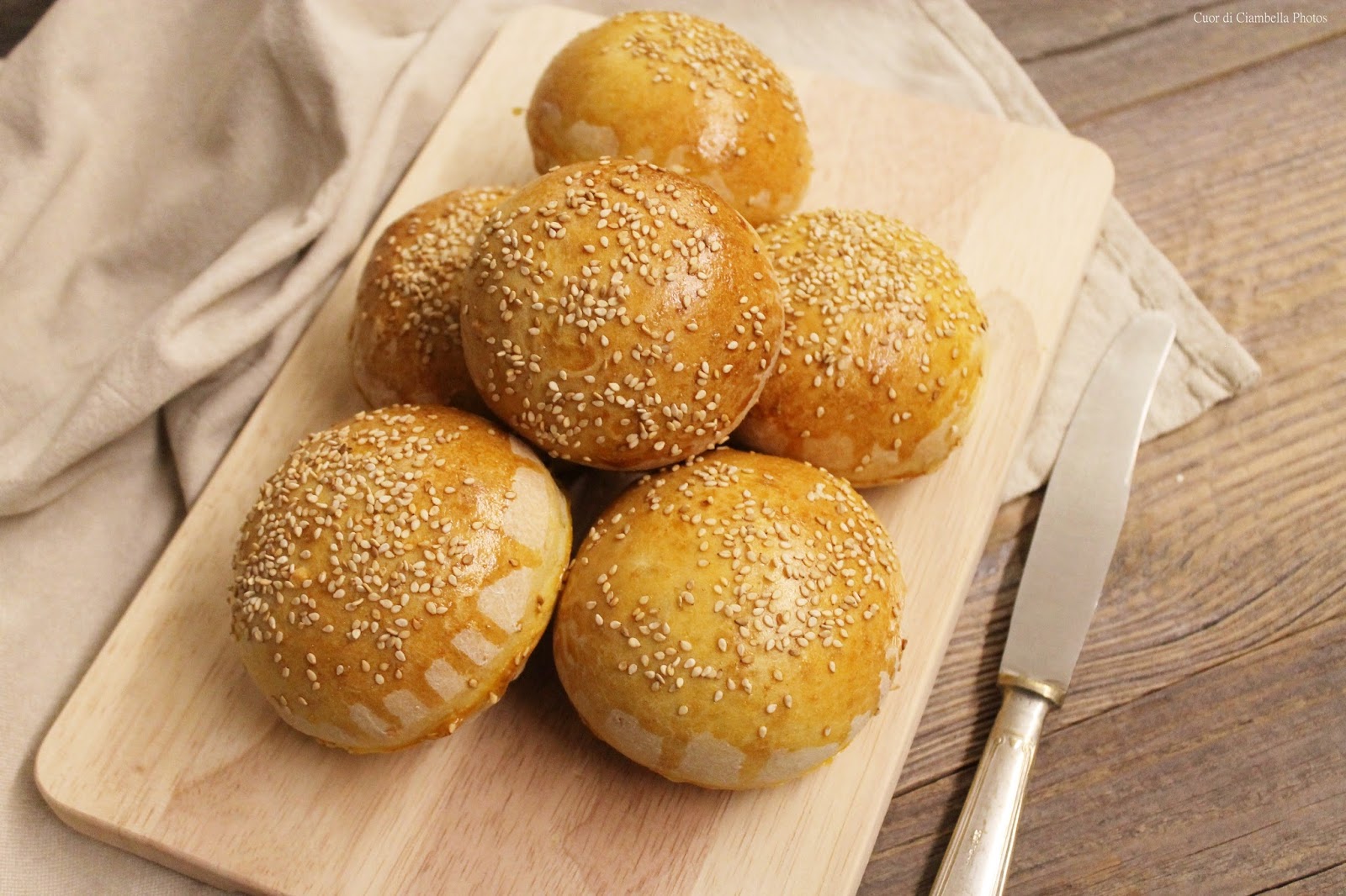Burger buns (panini per hamburger fatti in casa)