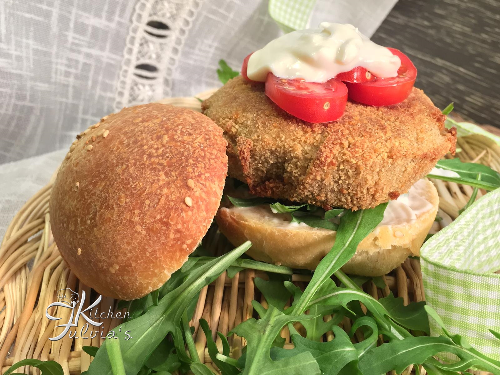 Burger con scamorza affumicata, cannellini e carciofi – videoricetta