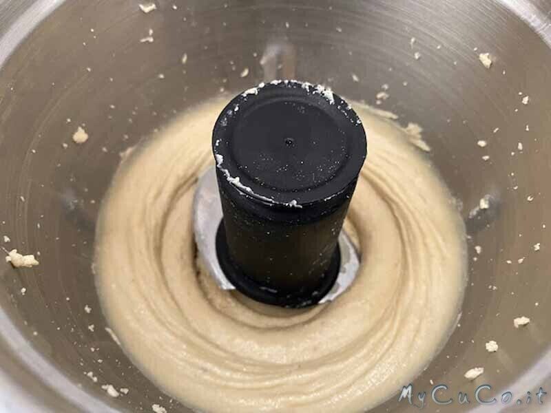 Burro o pasta di anacardi con companion moulinex e miniciotola