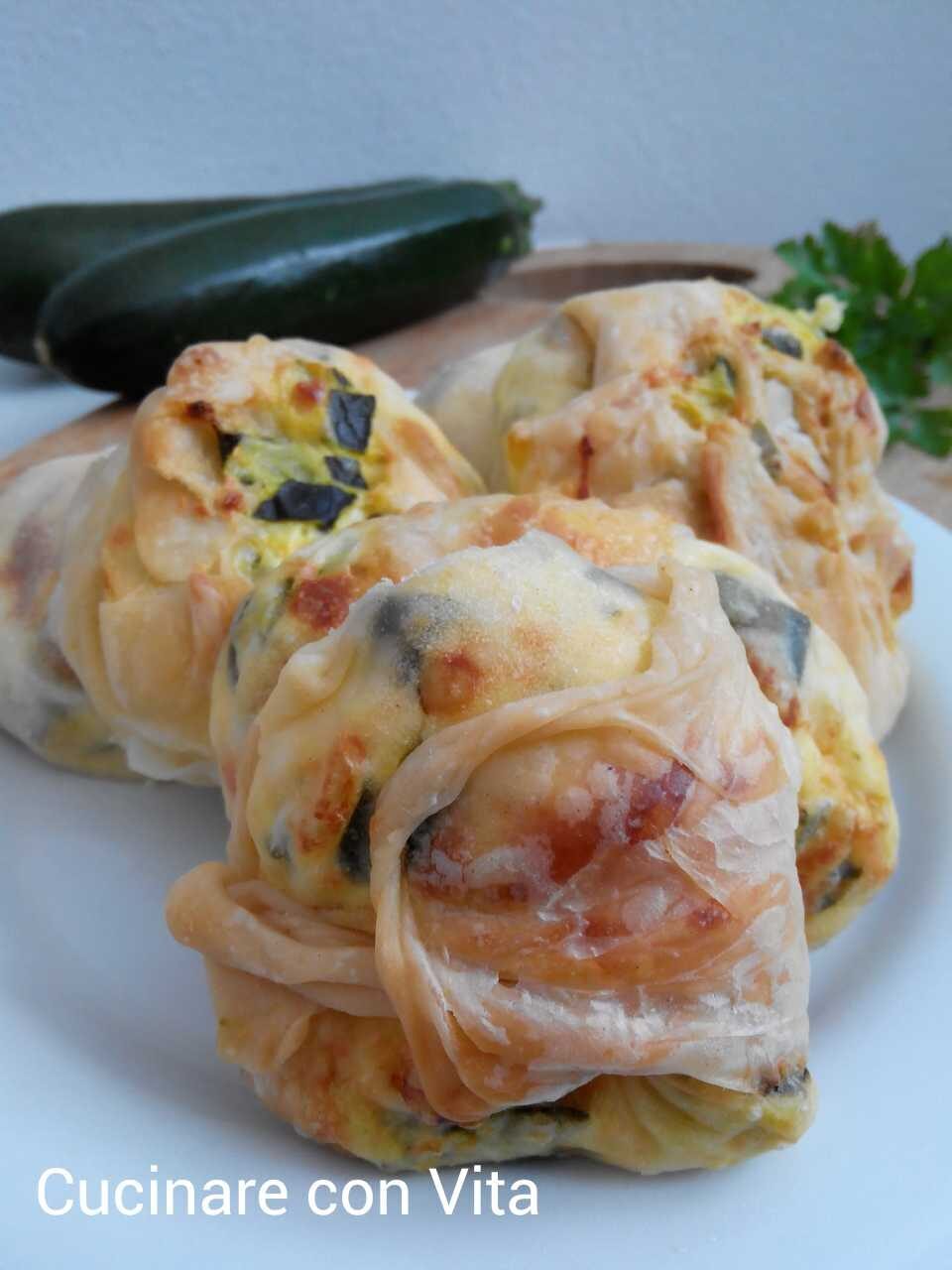 Byrek ovvero fagottini di ricotta e zucchine