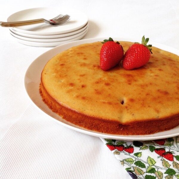 Cake allo yogurt e fragole