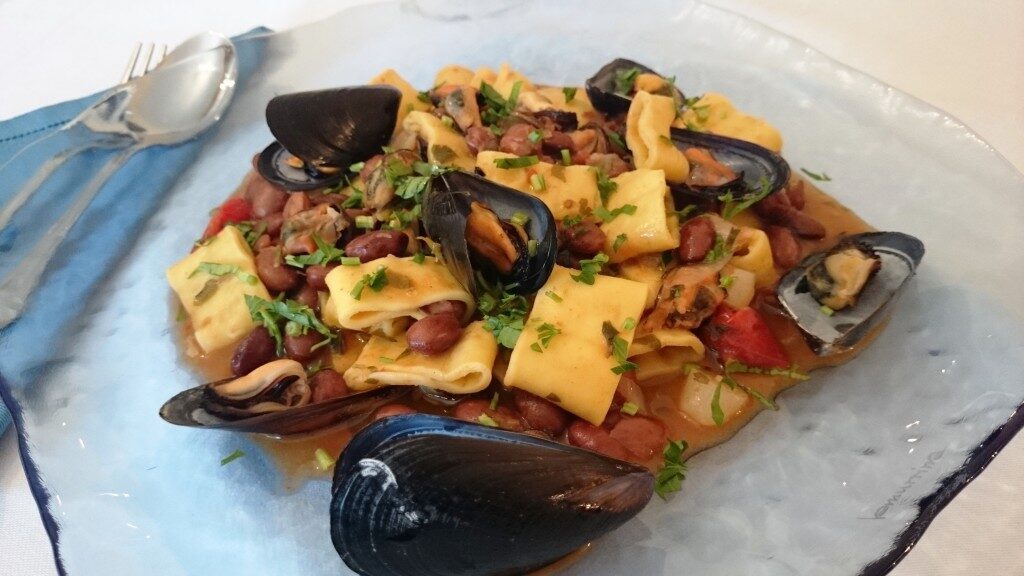 Calamarata home made con fagioli borlotti e cozze