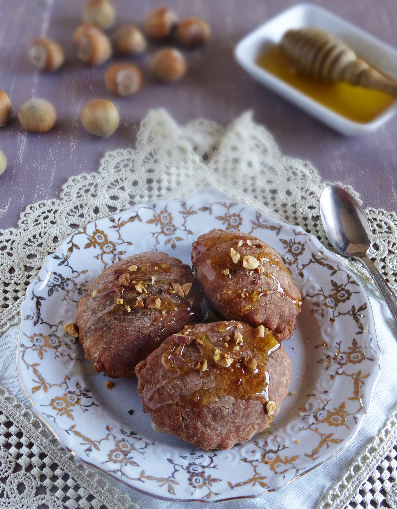 Calzoncelli al cacao, ricotta e nocciole