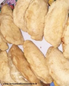 Calzoncini ripieni fritti