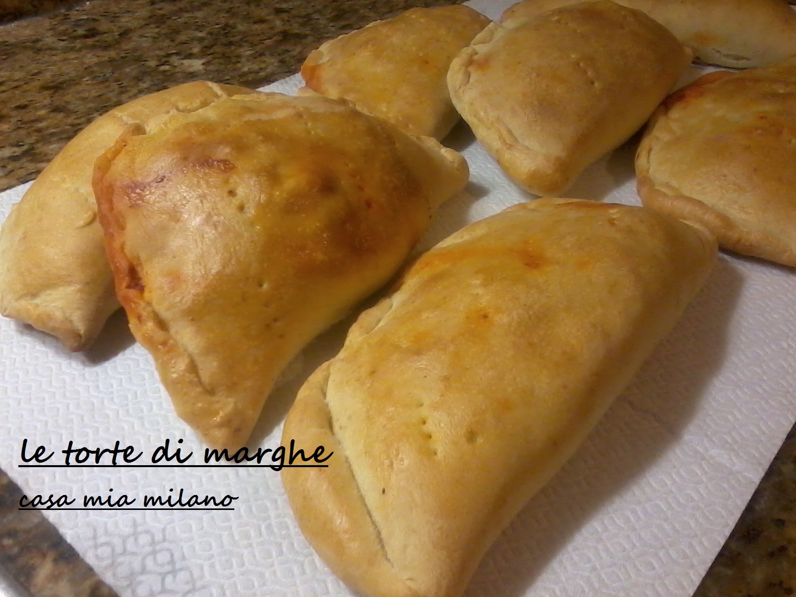 Calzone con salame tipico lucano ricetta