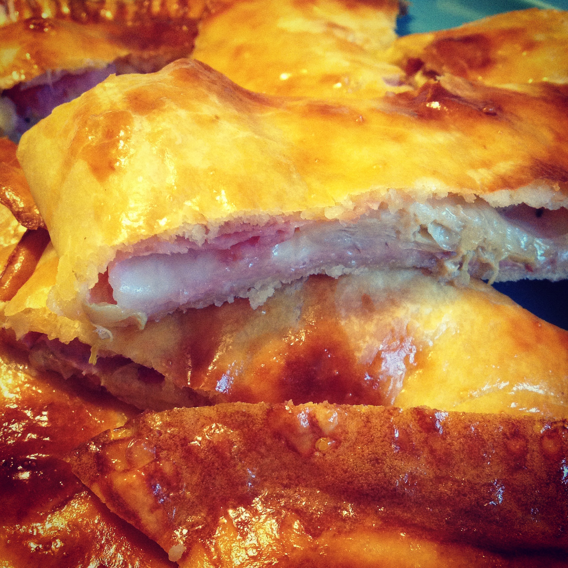Calzone di pasta brisè con carciofini