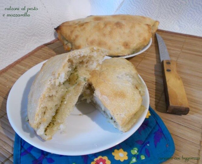 Calzoni al pesto e mozzarella – lievito madre