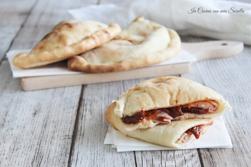 Calzoni al prosciutto e pomodori secchi