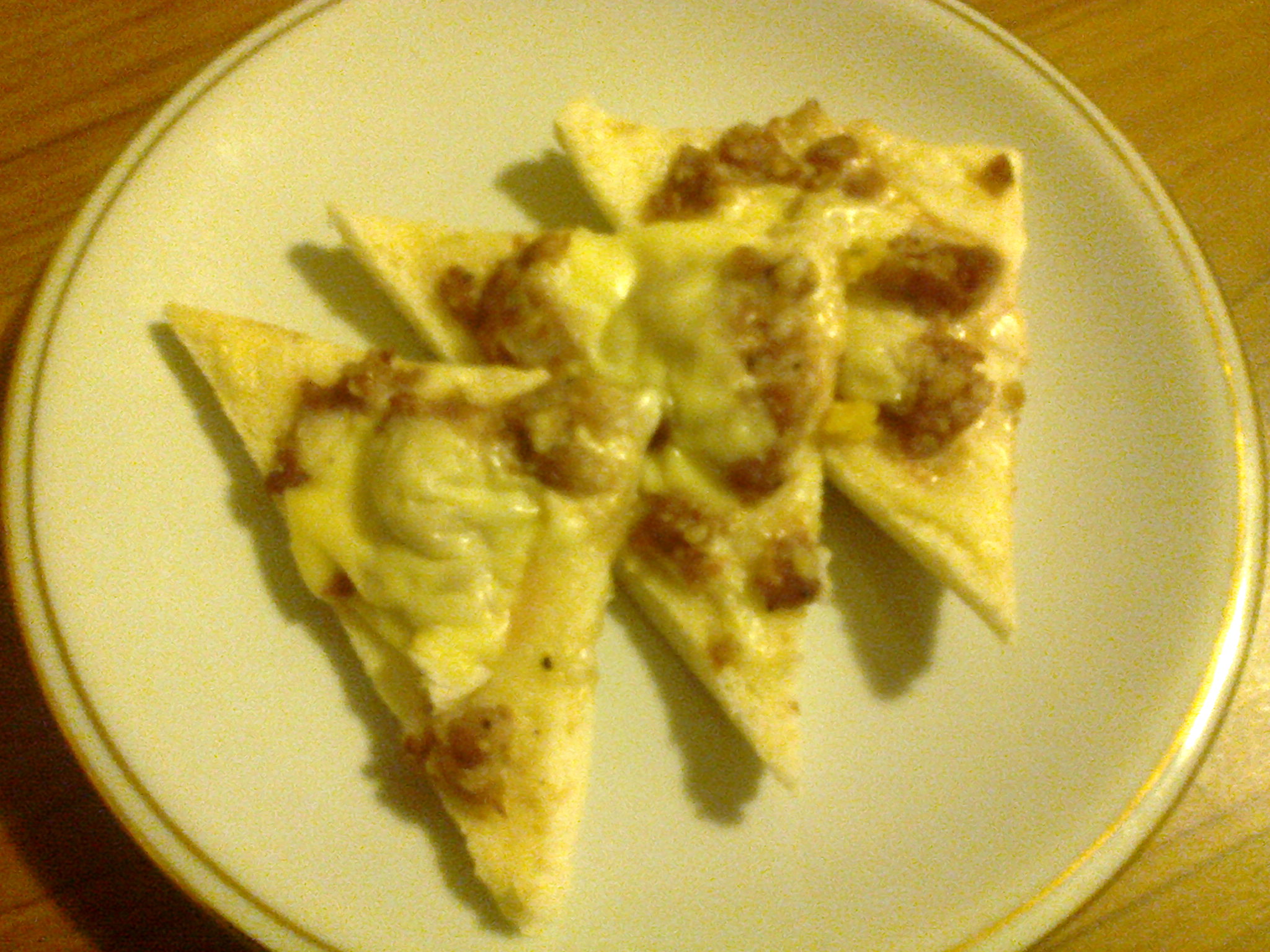 Canapè salsiccia e besciamella