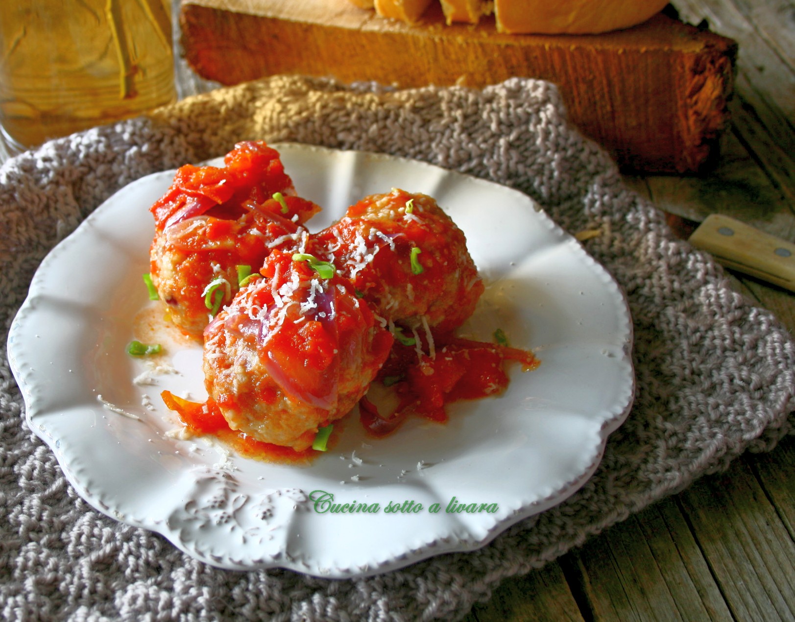 CANEDERLI CON POMODORO E CIPOLLA