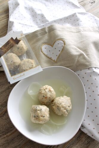 Canederli con zuppa di cipolle e porri
