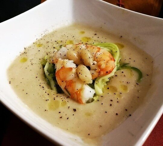 Cannellini pureed soup with shrimps