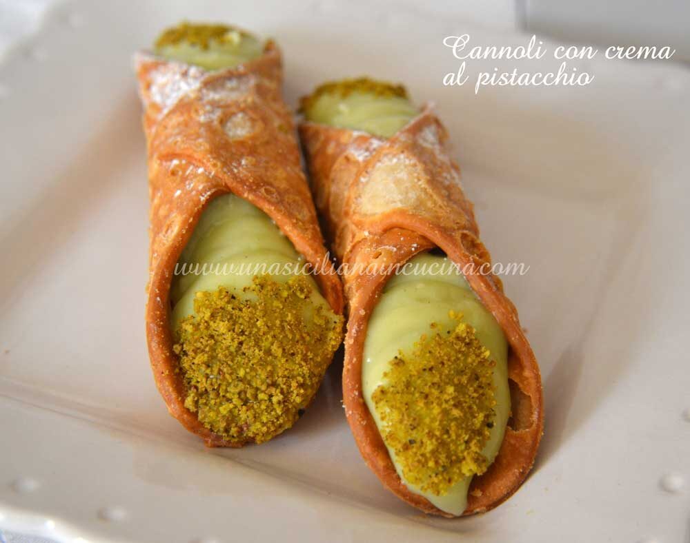 Cannoli con crema pistacchio