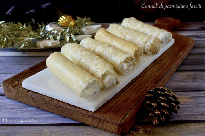 Cannoli di parmigiano farciti