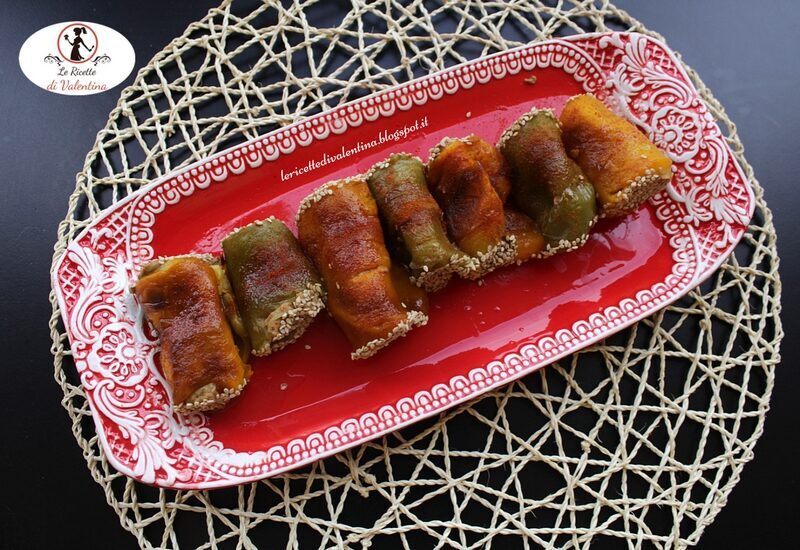 Cannoli di peperoni (arrostiti con la friggitrice ad aria) ripieni di crema di lenticchie