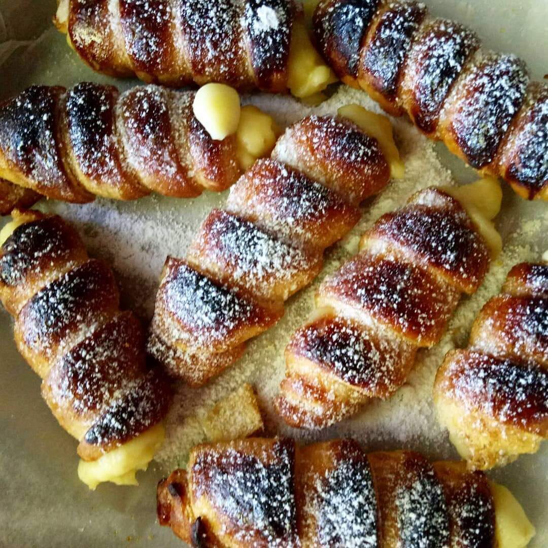 Cannoli di sfoglia con crema vegetale