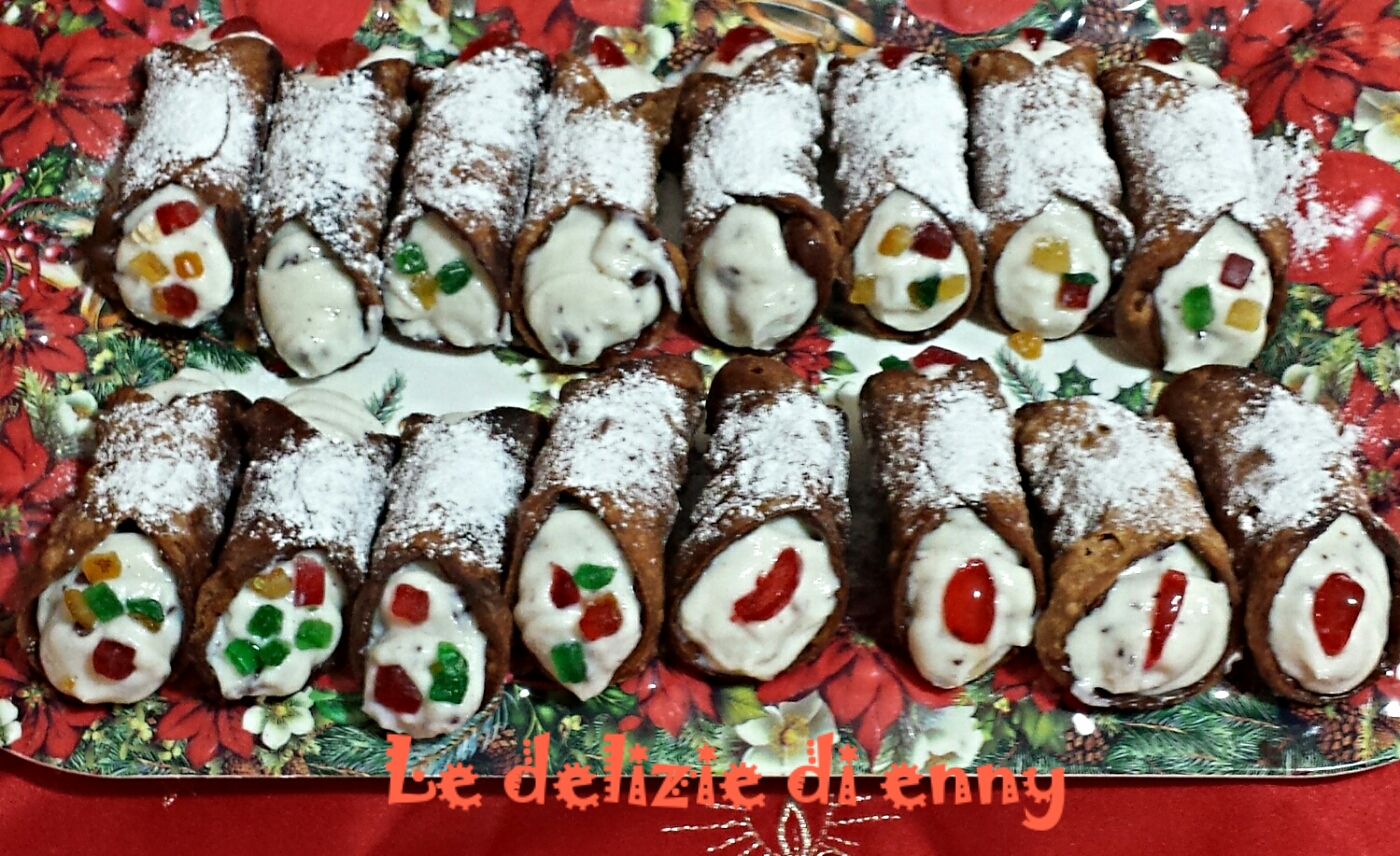 Cannoli siciliani con gocce di cioccolato