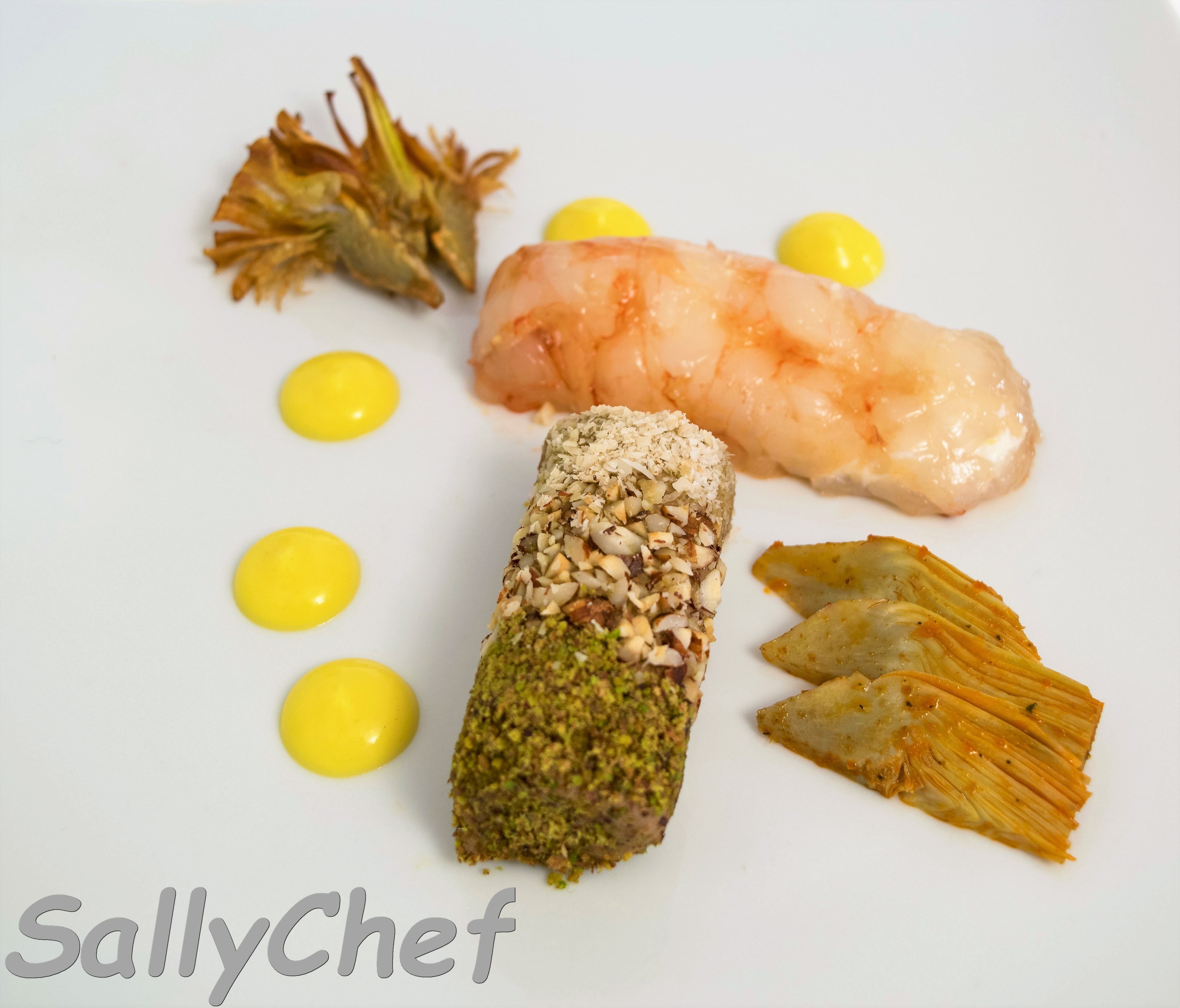 Cannolo di mazzancolle alla ricotta, paté di pollo e salsa allo zafferano