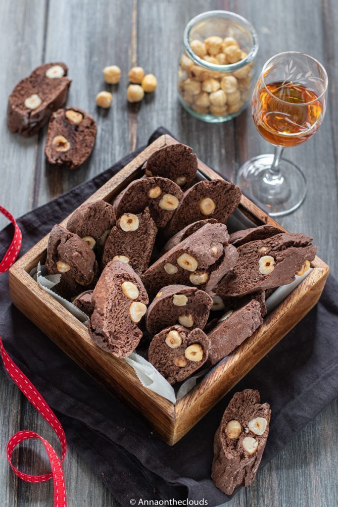 Cantucci al cacao e nocciole: ricetta morbida!
