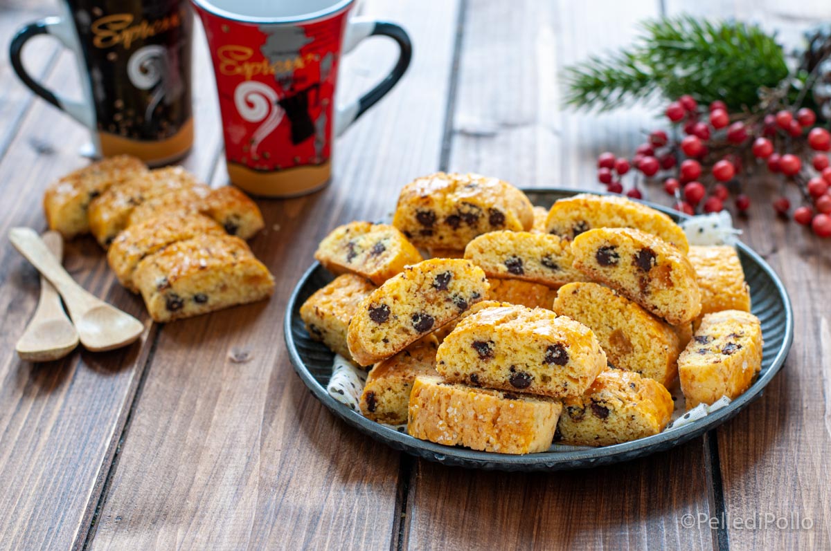 Cantucci al cioccolato e arancia