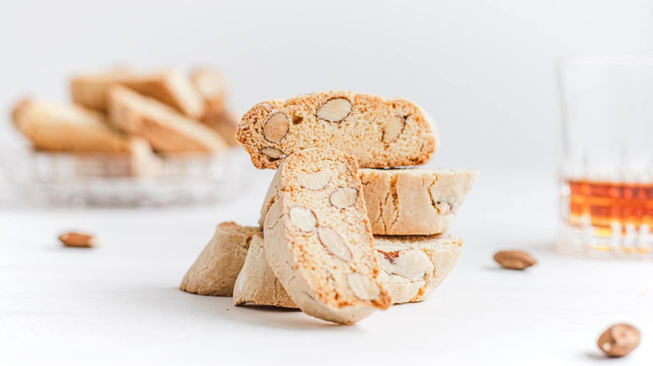 Cantucci alle mandorle senza burro e senza uova